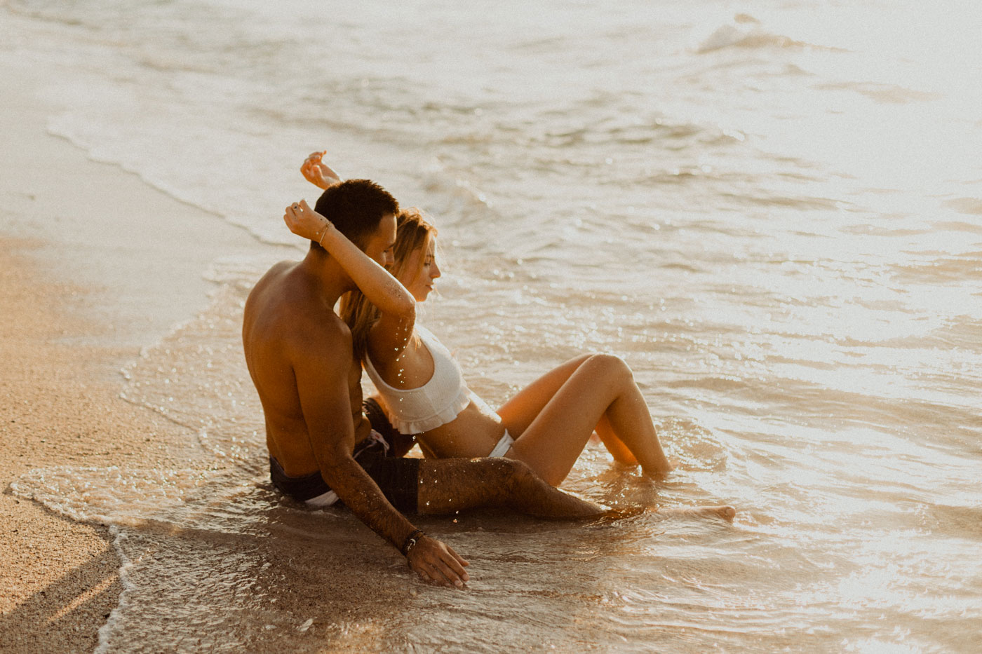 Couple session at the beach in Reunion Island